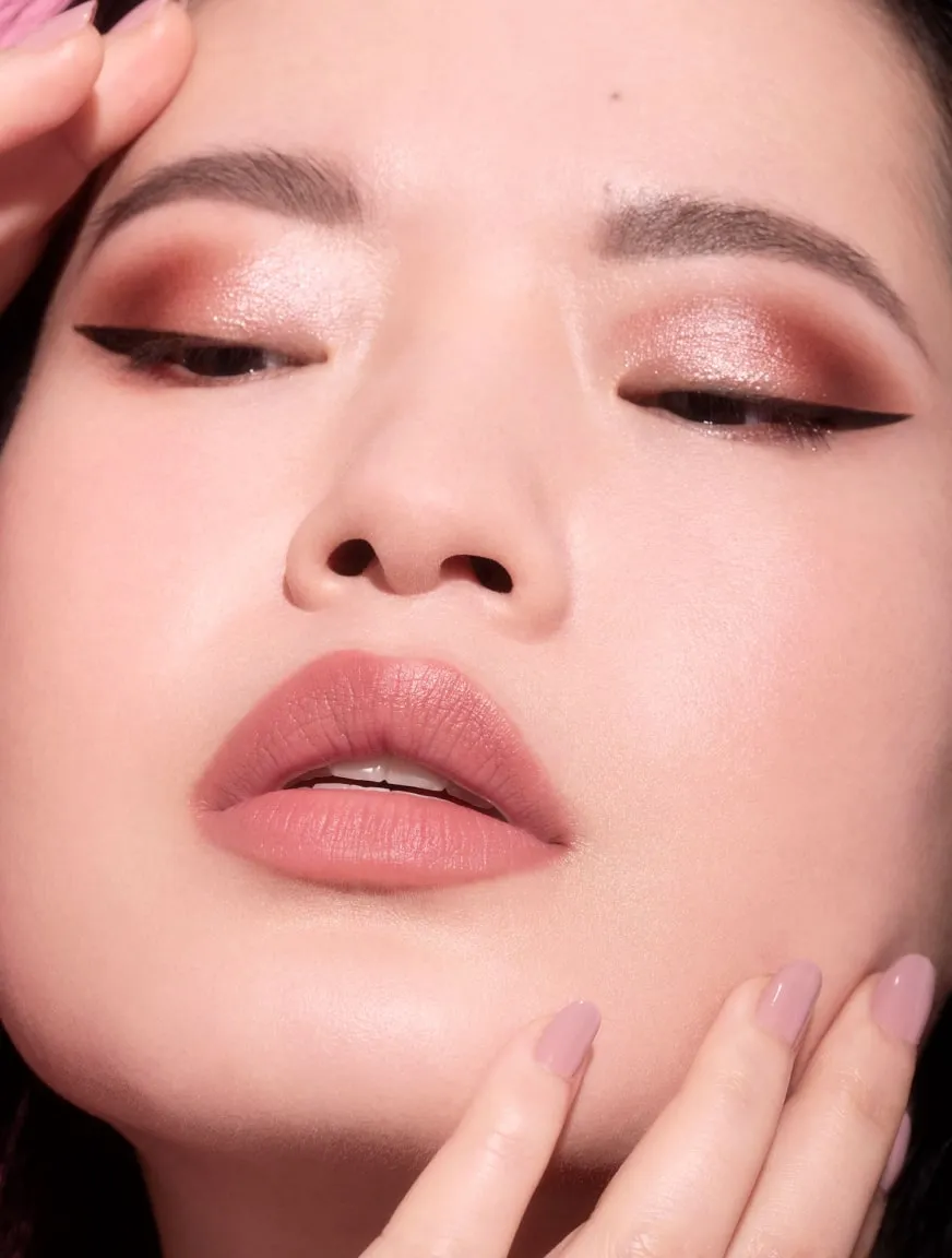 Velvet Cloud Weightless Lip Shadow